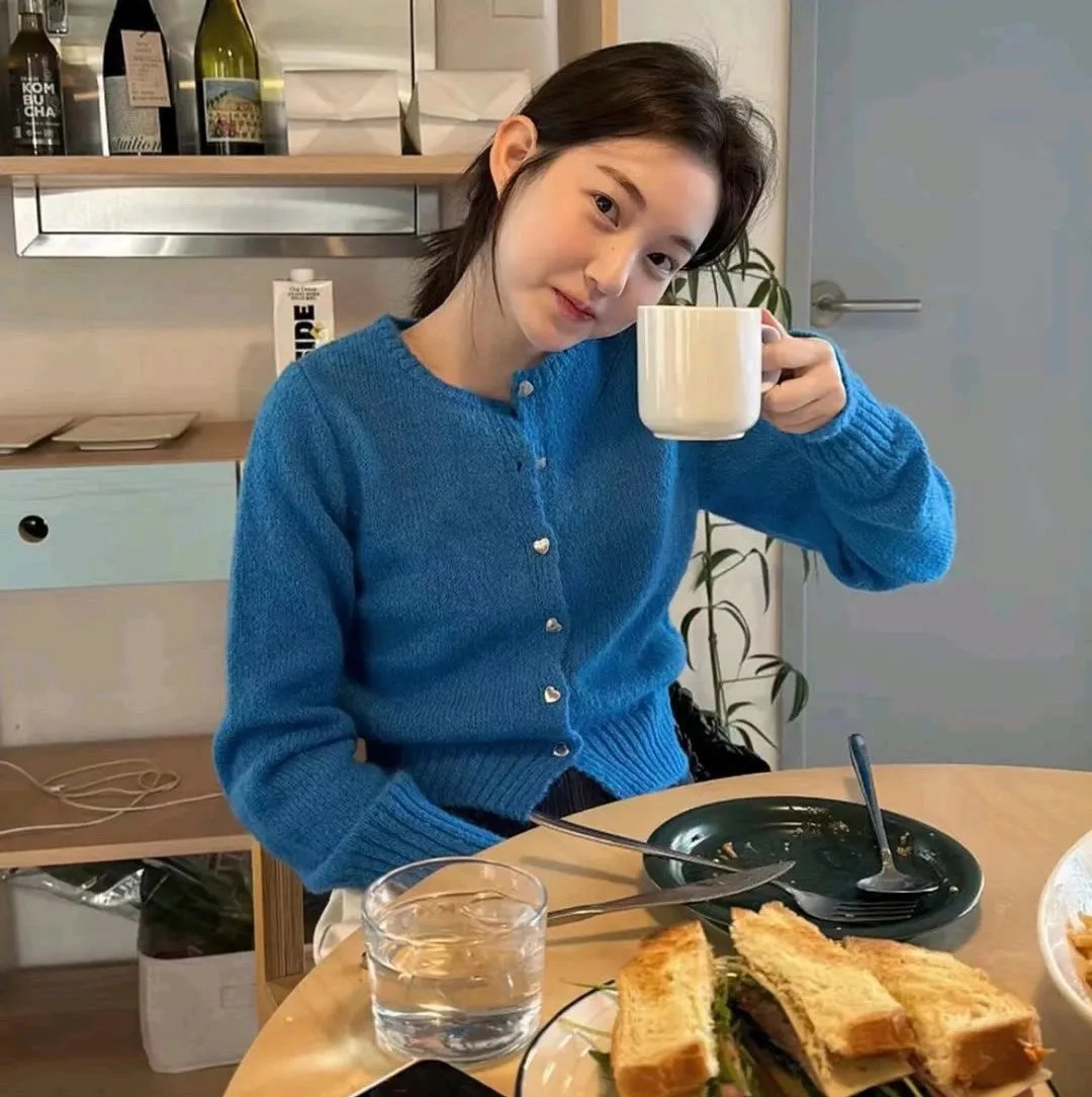 隔楼女孩：我们之间的层距